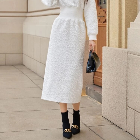 Farah Textured Sweater Dress - Picture 7 of 8